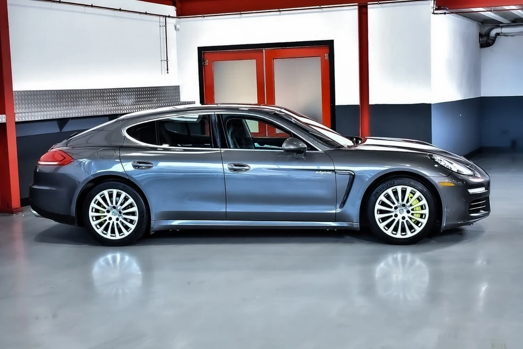 2014 Porsche 970 Panamera S - Image 13 of 31