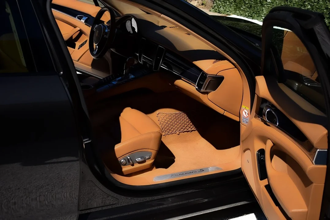 2014 Porsche 970 Panamera S - Image 27 of 31