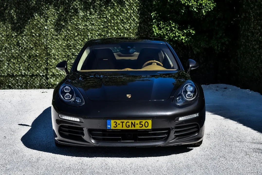 2014 Porsche 970 Panamera S - Image 2 of 31