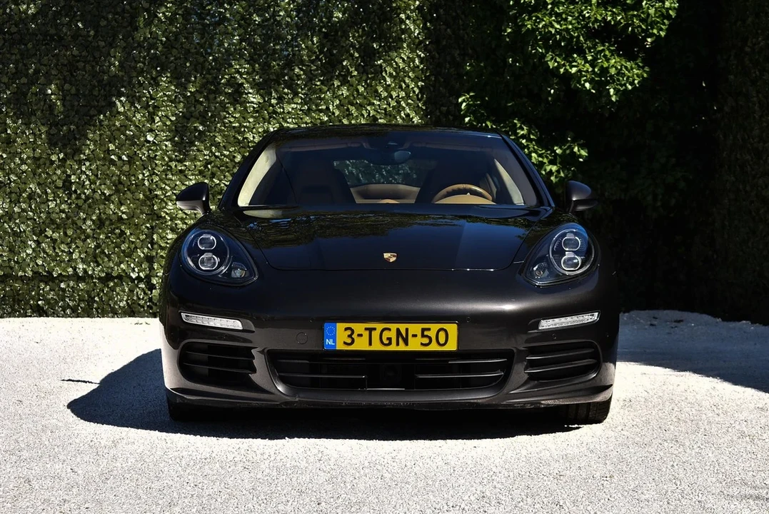 2014 Porsche 970 Panamera S - Image 3 of 31