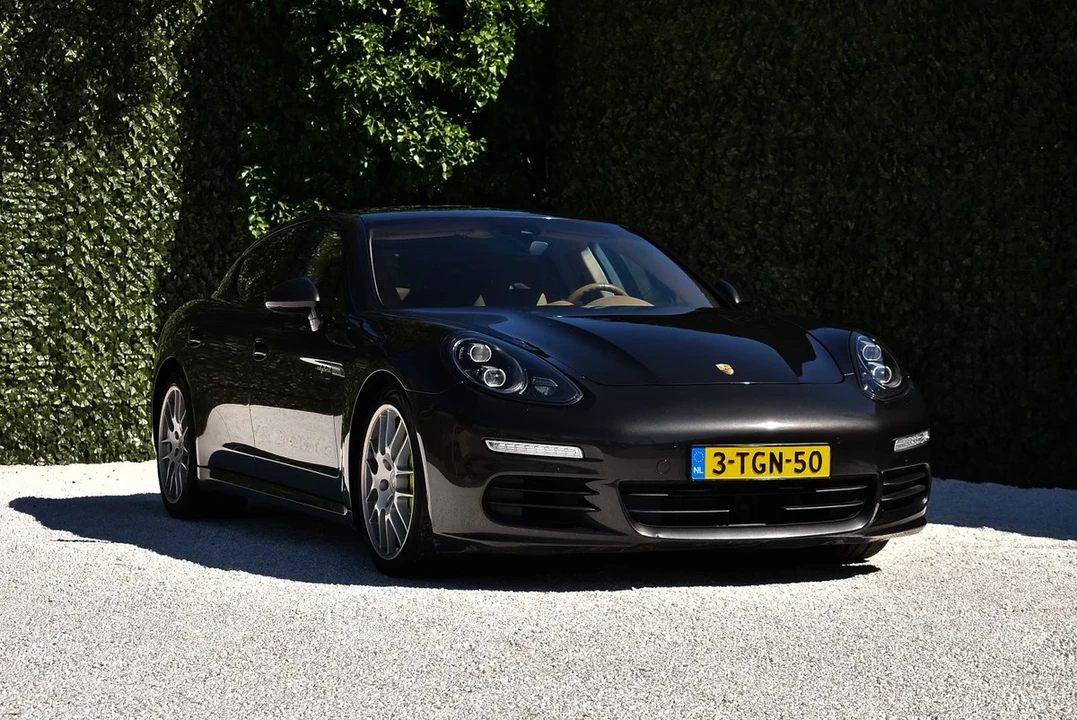 2014 Porsche 970 Panamera S - Image 4 of 31