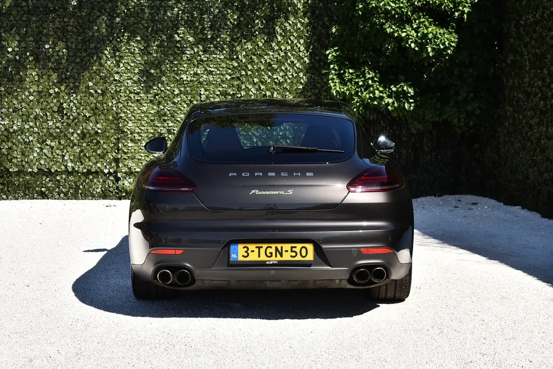 2014 Porsche 970 Panamera S - Image 7 of 31