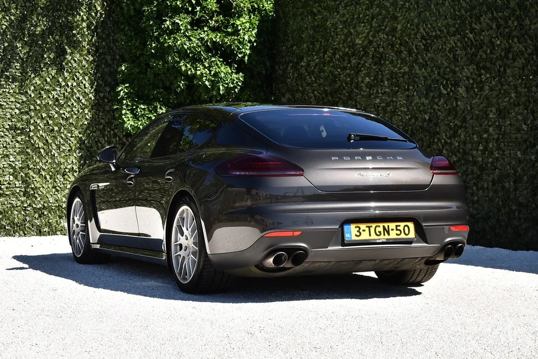 2014 Porsche 970 Panamera S - Image 8 of 31