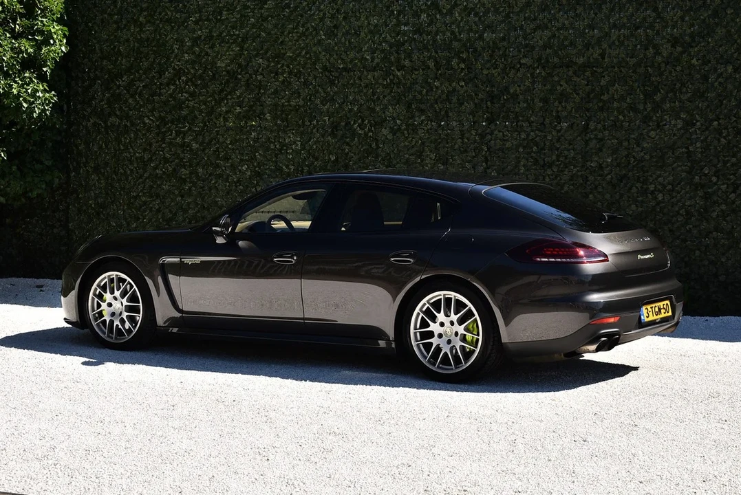 2014 Porsche 970 Panamera S - Image 10 of 31