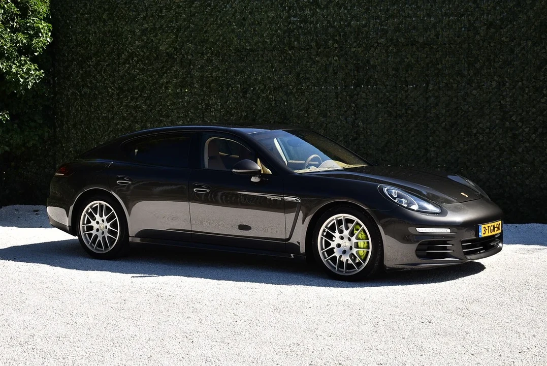 2014 Porsche 970 Panamera S - Image 5 of 31