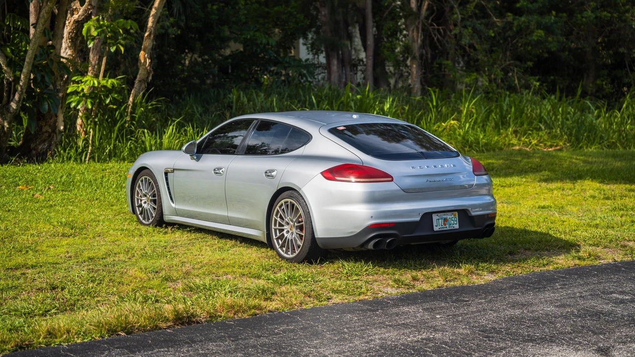 2014 Porsche 970 Panamera GTS - Image 19 of 31