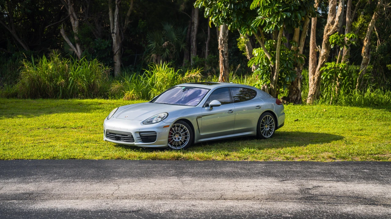 2014 Porsche 970 Panamera GTS - Image 10 of 31