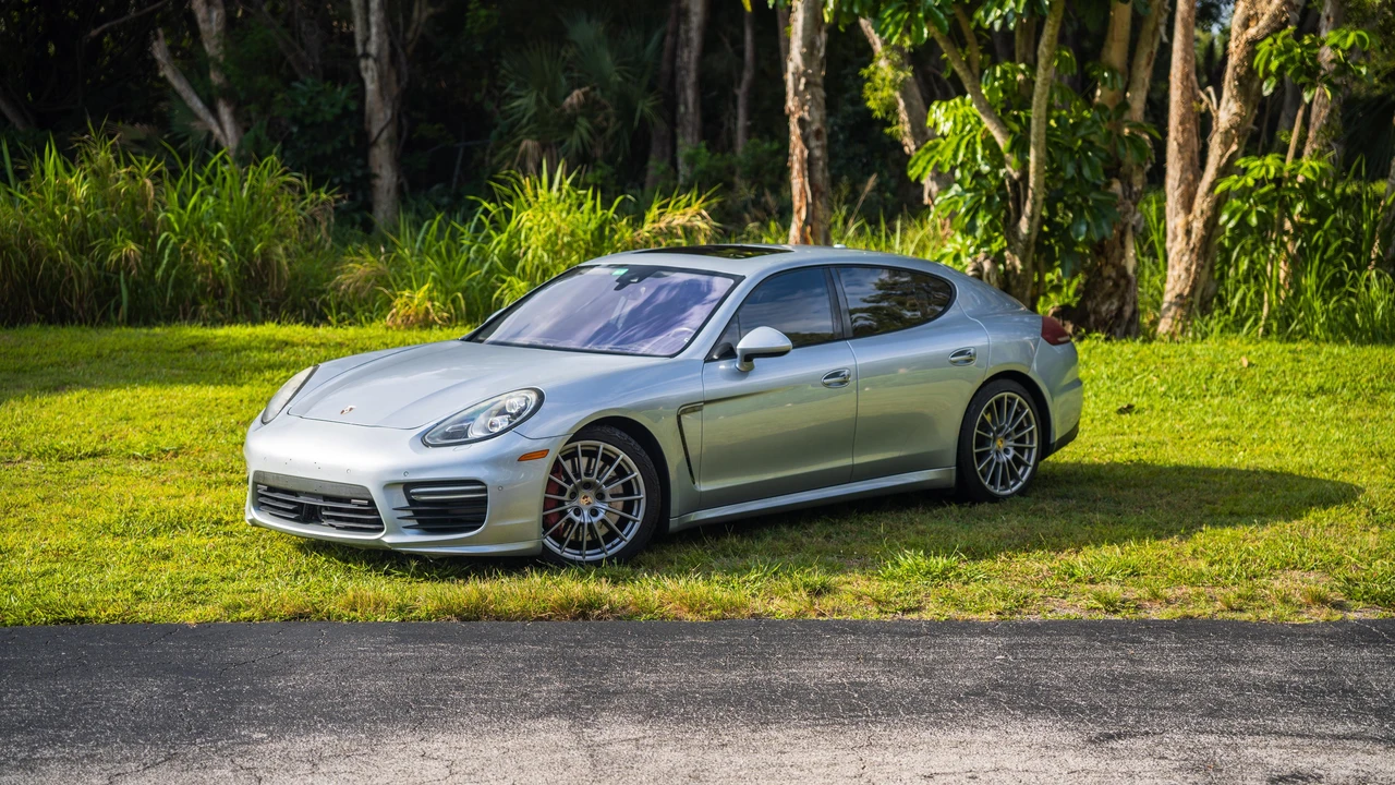 2014 Porsche 970 Panamera GTS - Image 11 of 31