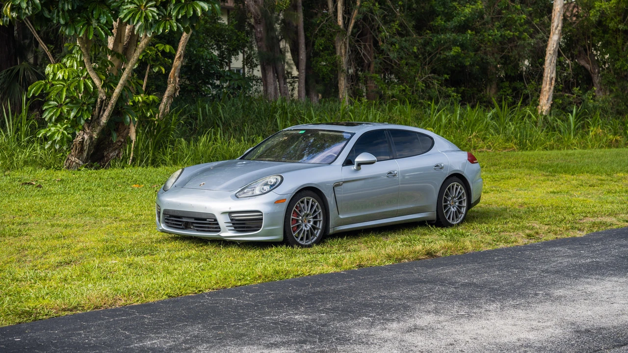 2014 Porsche 970 Panamera GTS - Image 9 of 31