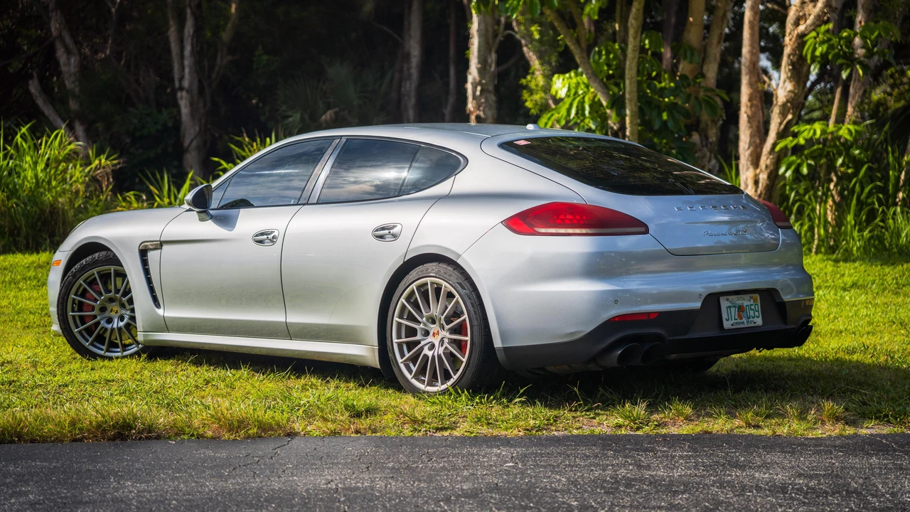 2014 Porsche 970 Panamera GTS - Image 17 of 31