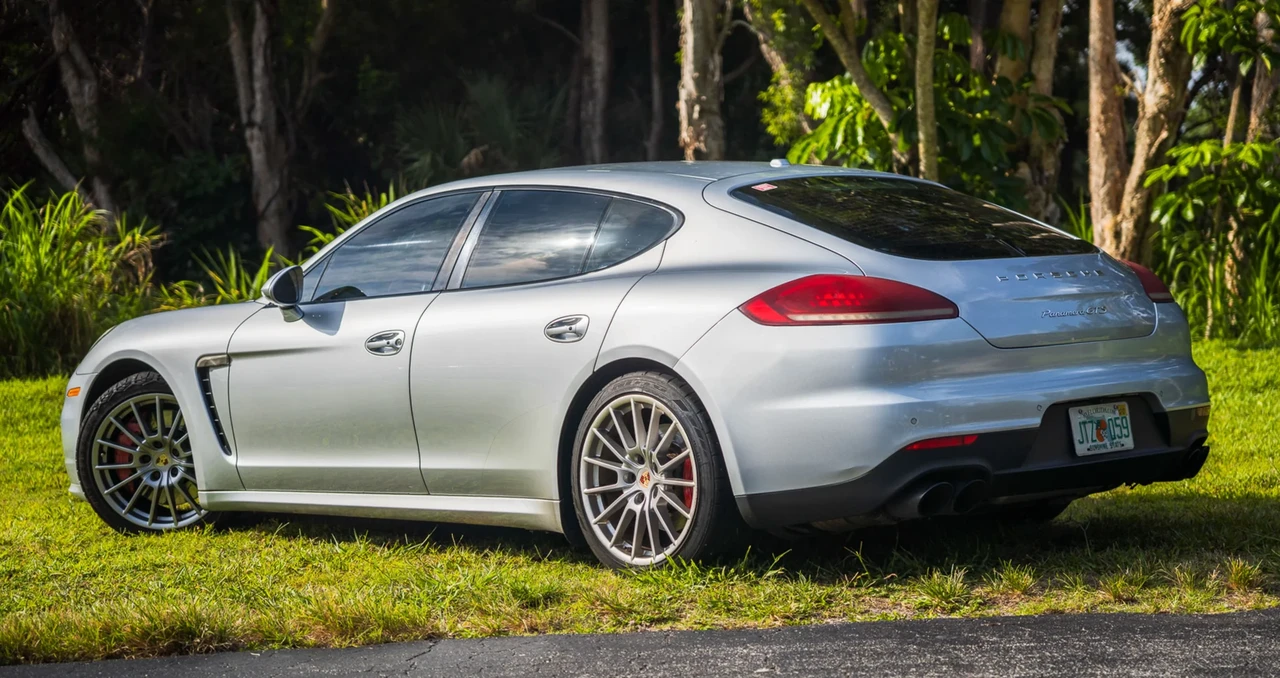 2014 Porsche 970 Panamera GTS - Image 14 of 31