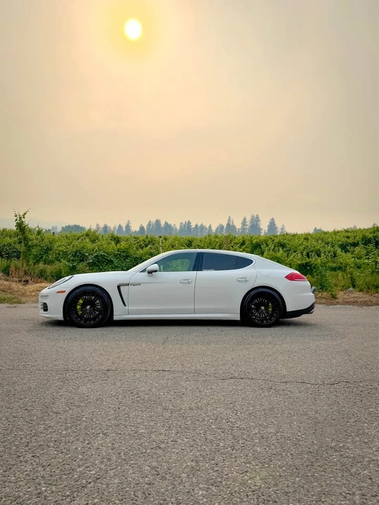 2014 Porsche Panamera - Image 2 of 12