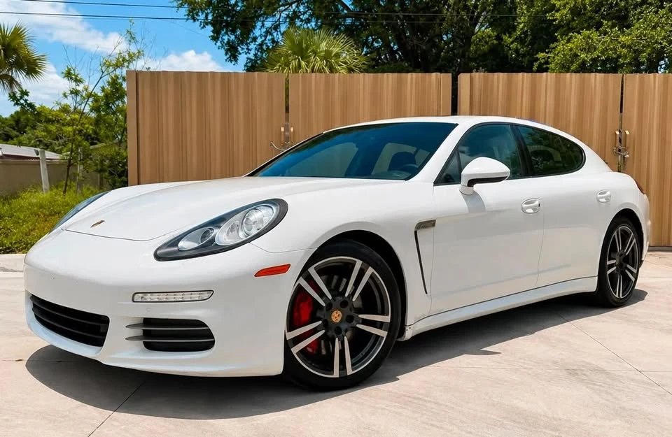 2014 Porsche Panamera - Image 9 of 20
