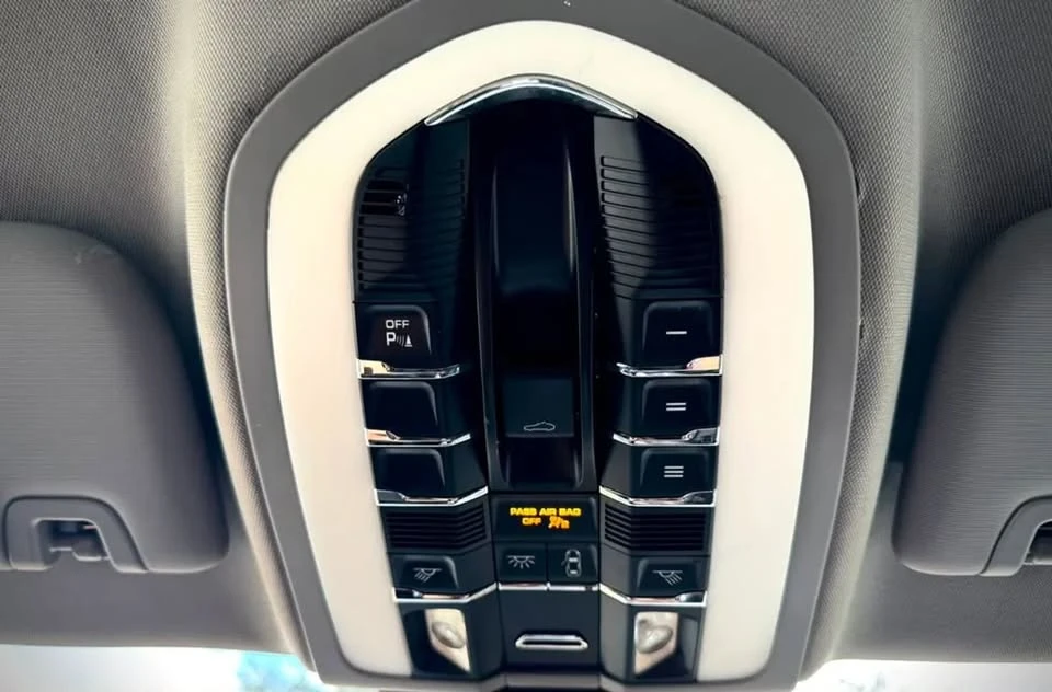 2014 Porsche Panamera - Image 16 of 20