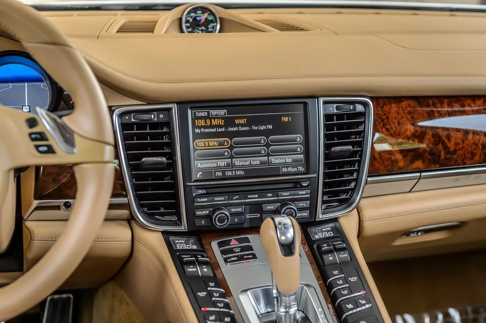 2014 Porsche 970 Panamera - Image 11 of 20