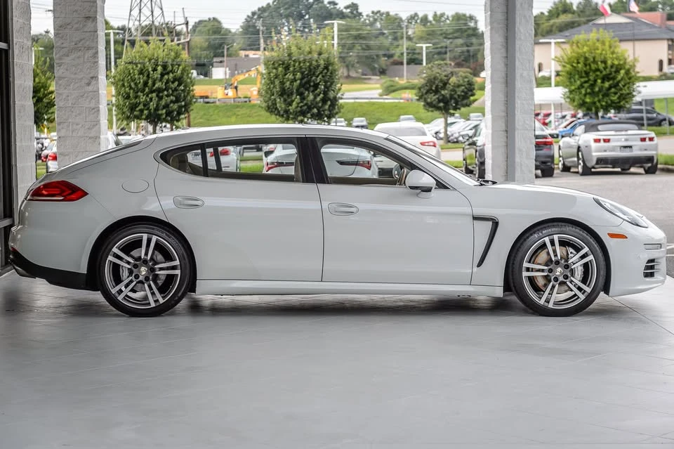 2014 Porsche 970 Panamera - Image 19 of 20