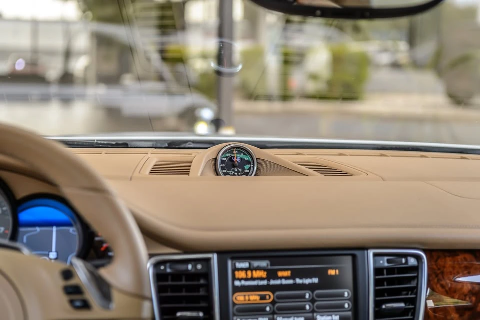 2014 Porsche 970 Panamera - Image 10 of 20