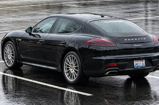 2014 Porsche Panamera Platinum Edition