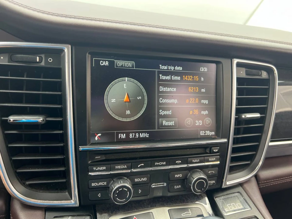 2014 Porsche 970 Panamera - Image 20 of 22