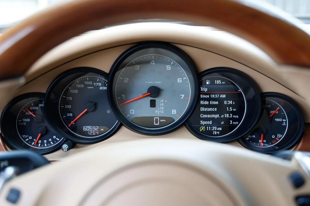 2014 Porsche 970 Panamera S - Image 27 of 31