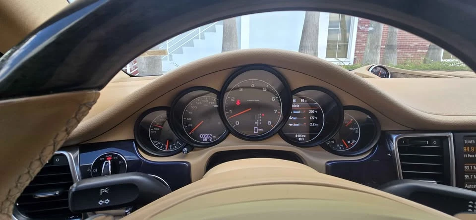 2014 Porsche Panamera - Image 12 of 14