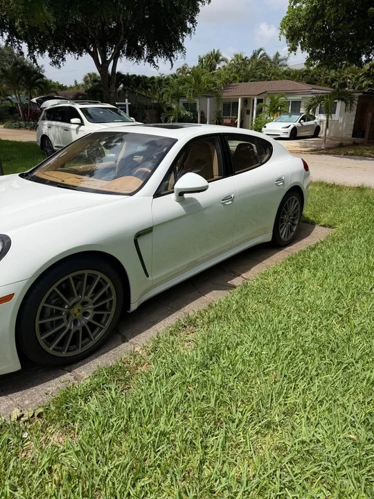2014 Porsche Panamera - Image 2 of 10
