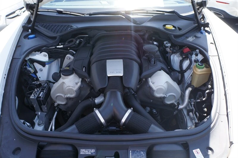 2014 Porsche 970 Panamera - Image 16 of 24