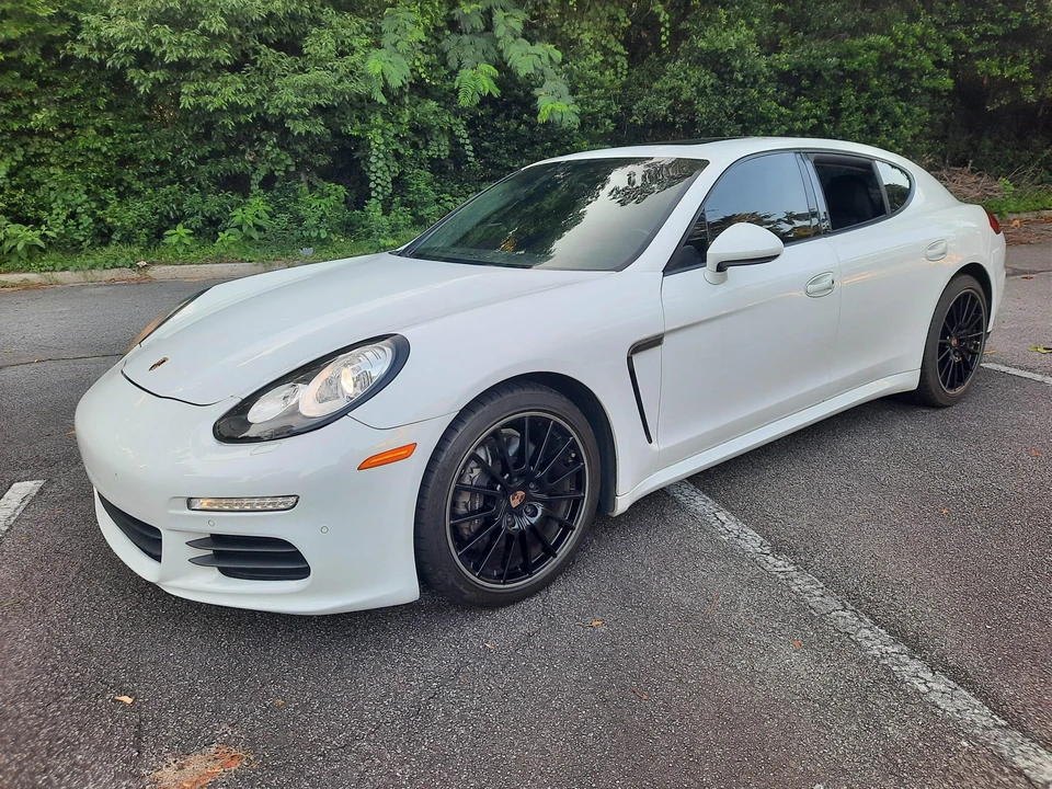 2014 Porsche 970 Panamera - Image 2 of 31