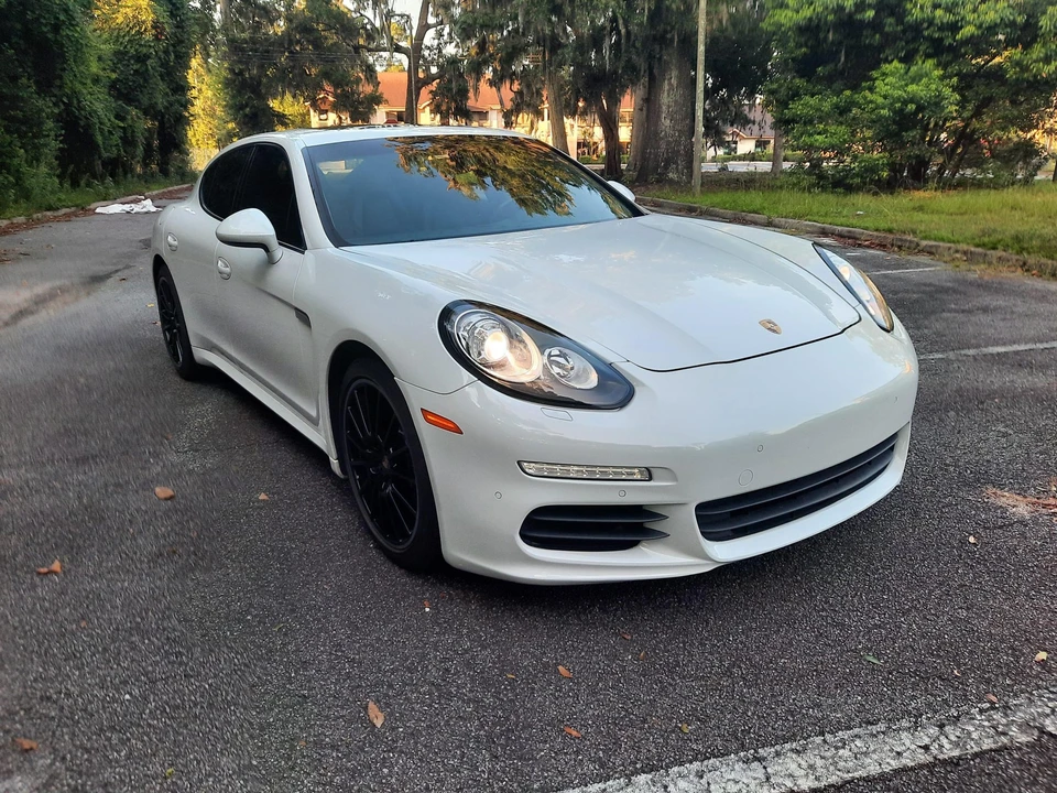 2014 Porsche 970 Panamera - Image 9 of 31