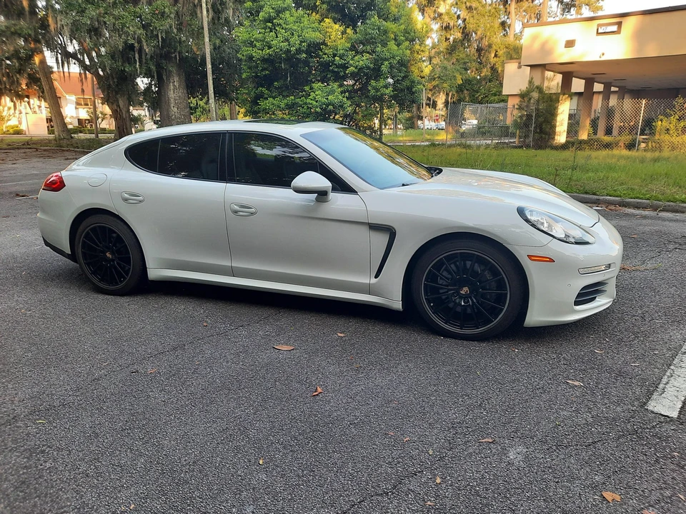 2014 Porsche 970 Panamera - Image 17 of 31