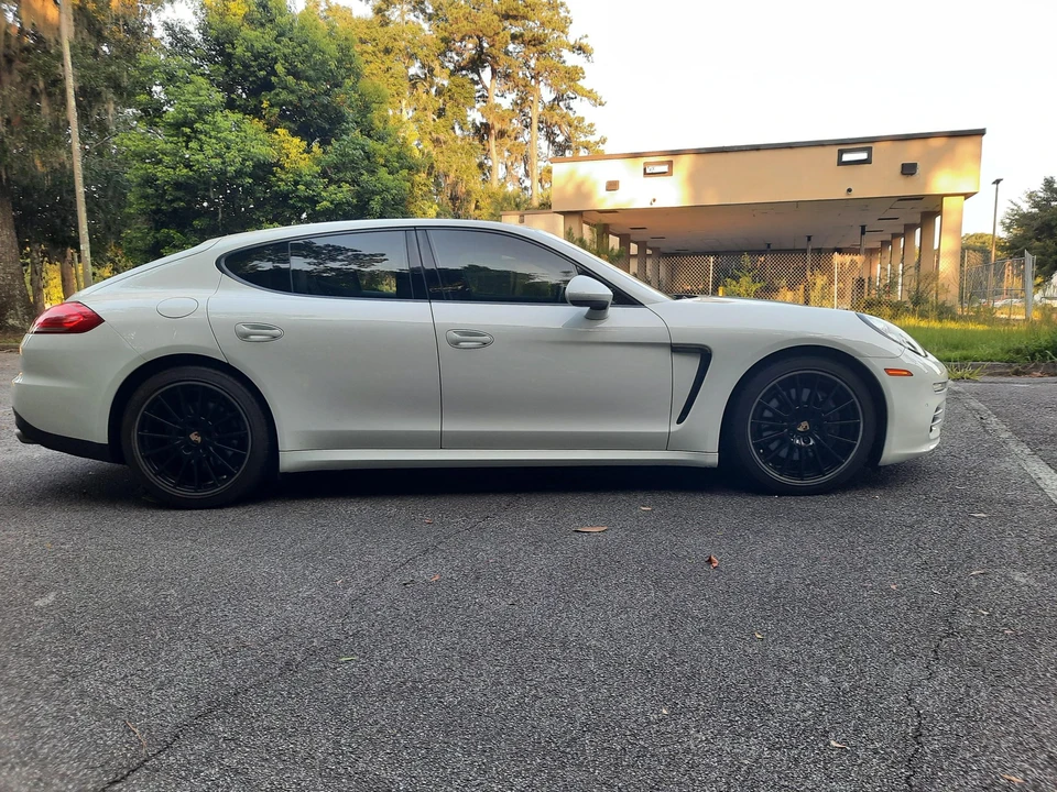 2014 Porsche 970 Panamera - Image 18 of 31