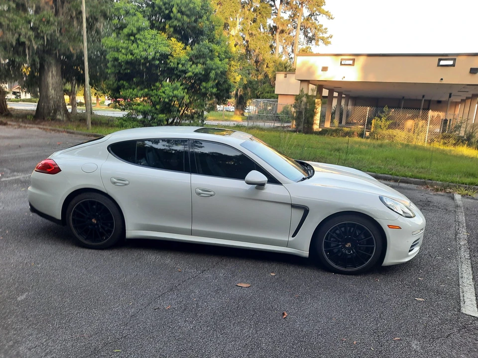 2014 Porsche 970 Panamera - Image 19 of 31