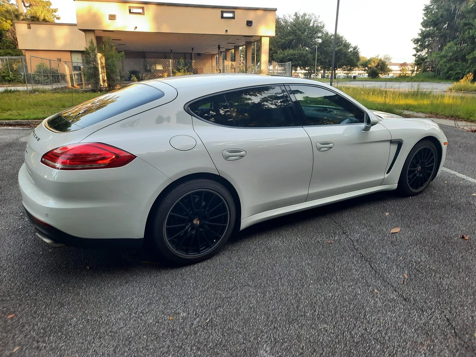 2014 Porsche 970 Panamera - Image 21 of 31
