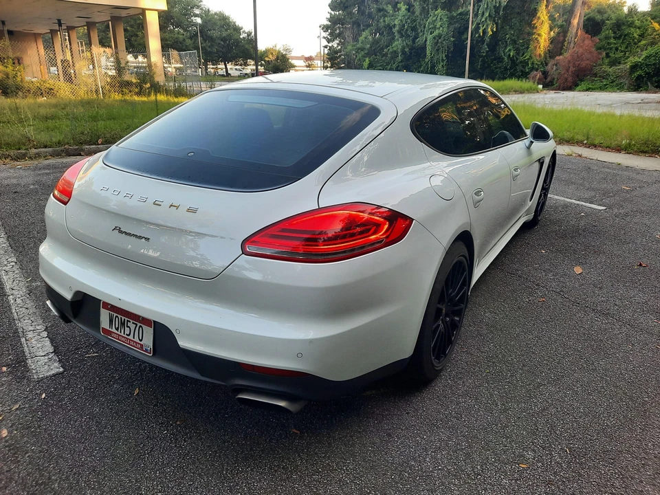2014 Porsche 970 Panamera - Image 27 of 31