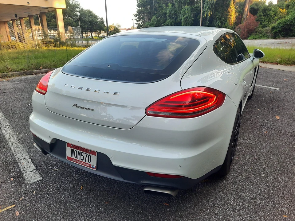 2014 Porsche 970 Panamera - Image 28 of 31