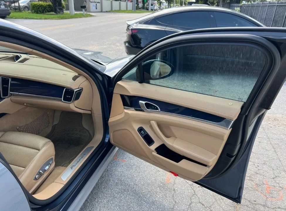 2014 Porsche 970 Panamera - Image 13 of 21