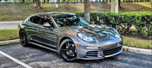 2014 Porsche Panamera 4