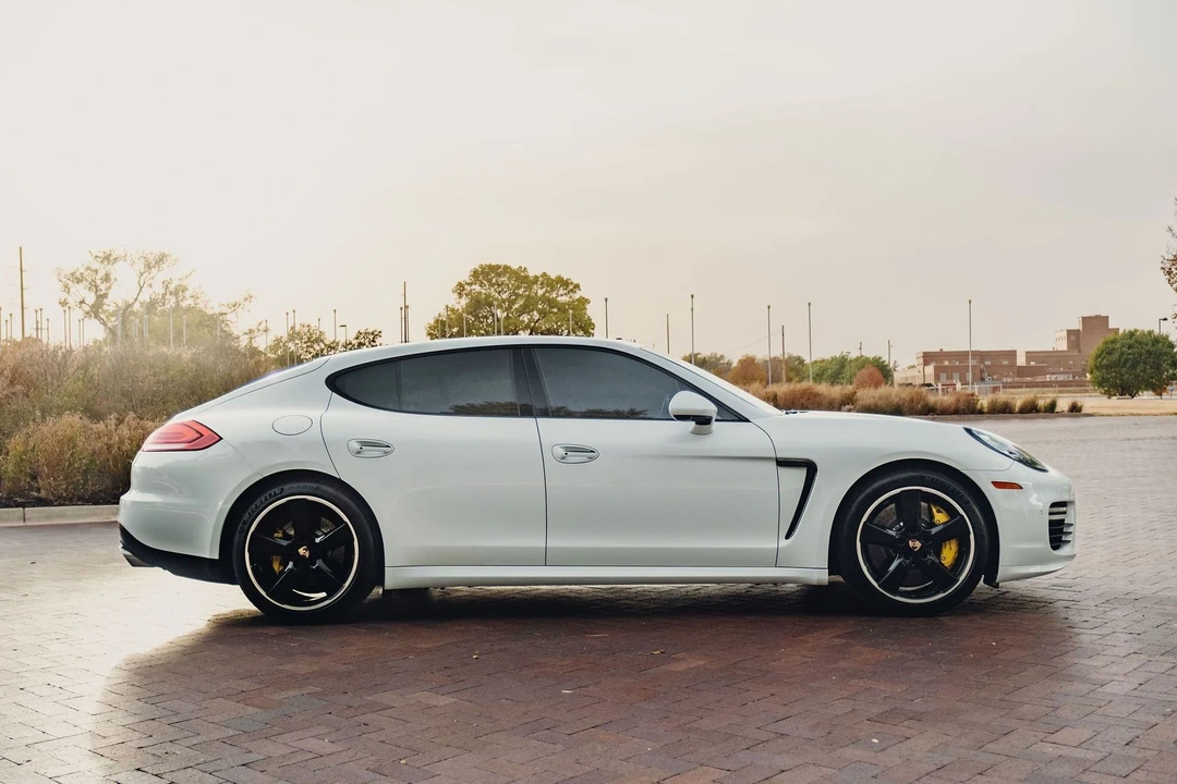 2014 Porsche 970 Panamera - Image 15 of 20