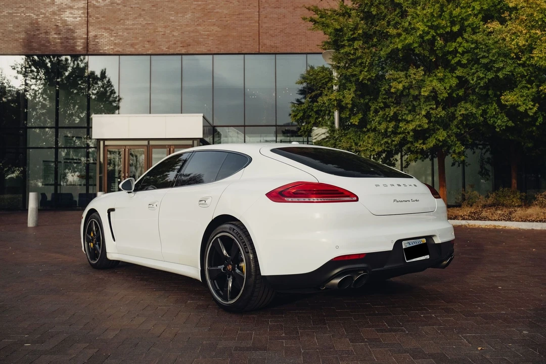 2014 Porsche 970 Panamera - Image 16 of 20