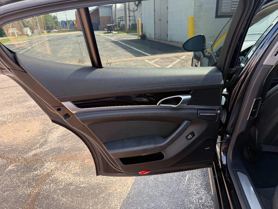 2014 Porsche 970 Panamera - Image 29 of 31