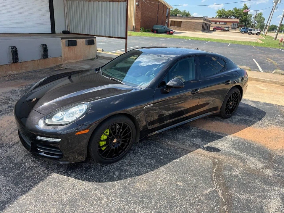 2014 Porsche 970 Panamera - Image 2 of 31