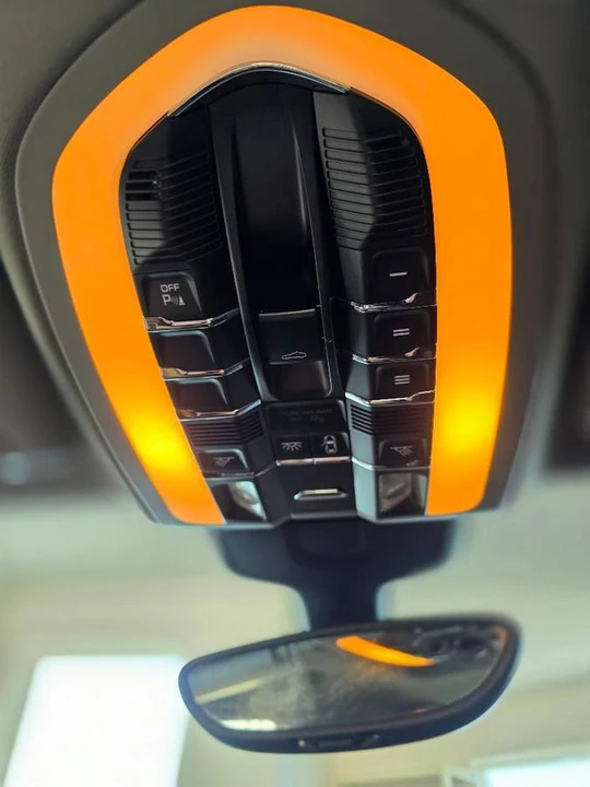 2014 Porsche Panamera - Image 11 of 12