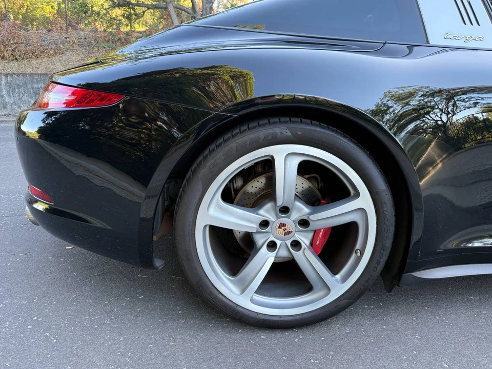 2014 Porsche 991 Targa 4 & 4S - Image 17 of 24