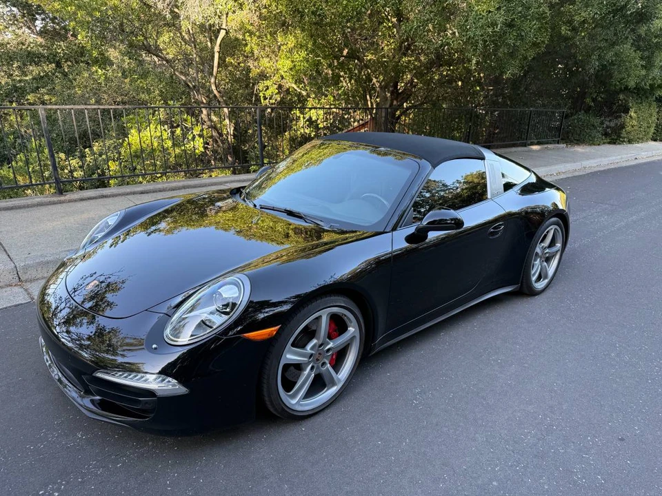 2014 Porsche 991 Targa 4 & 4S - Image 2 of 24