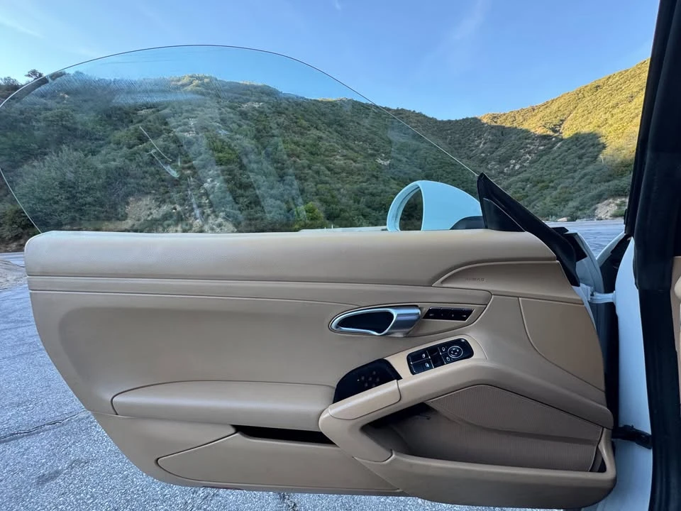 2014 Porsche 981 Boxster - Image 17 of 18