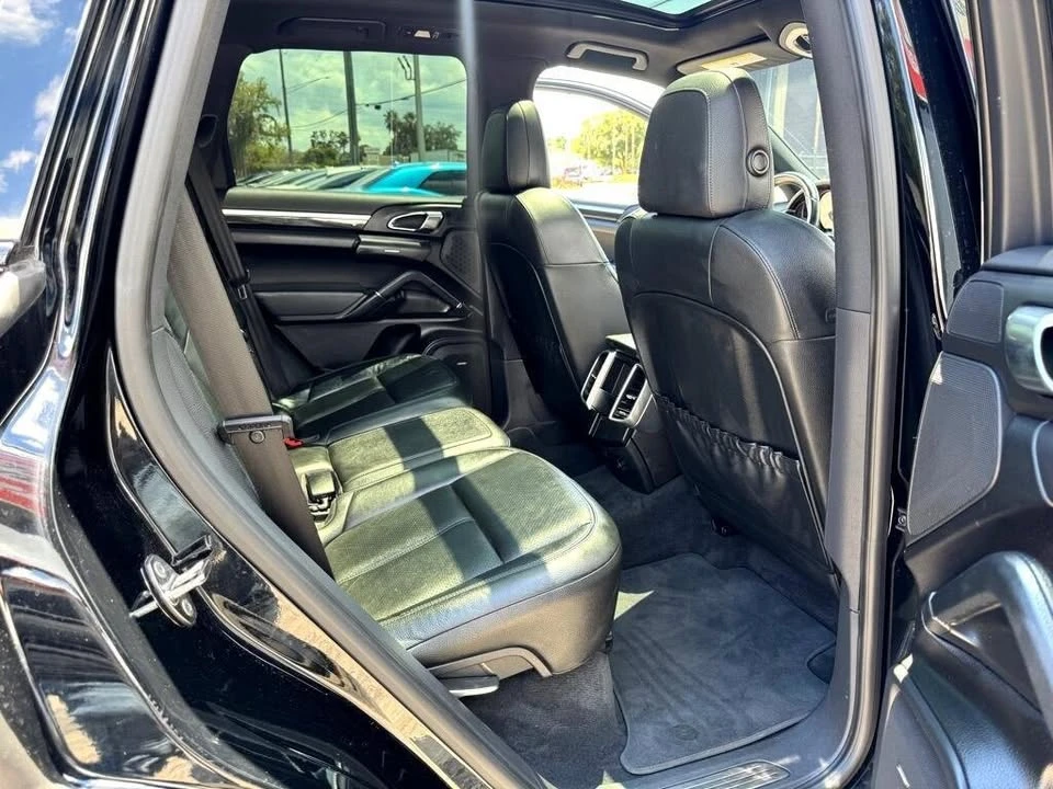 2014 Porsche 958 Cayenne - Image 16 of 19
