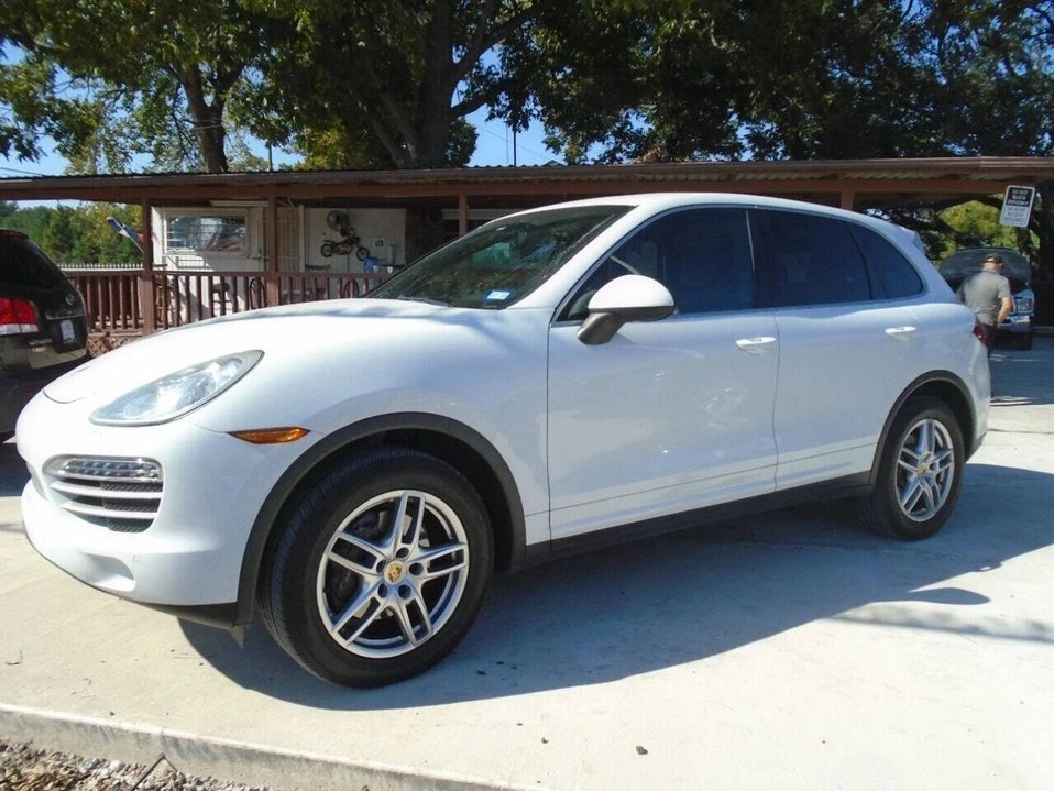 2014 Porsche 958 Cayenne - Image 2 of 7