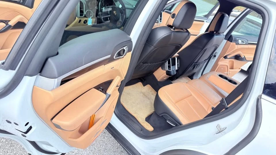 2014 Porsche 958 Cayenne - Image 8 of 18