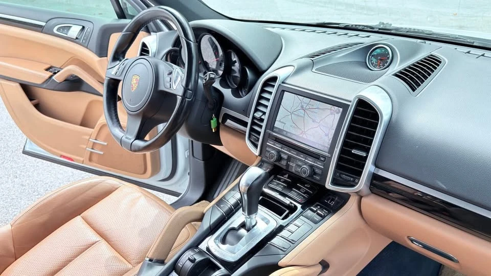 2014 Porsche 958 Cayenne - Image 11 of 18