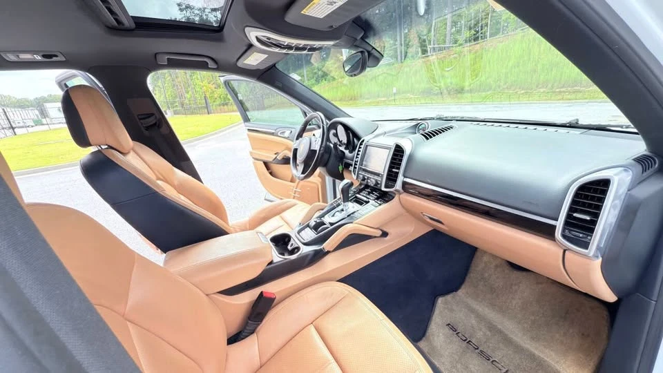 2014 Porsche 958 Cayenne - Image 14 of 18